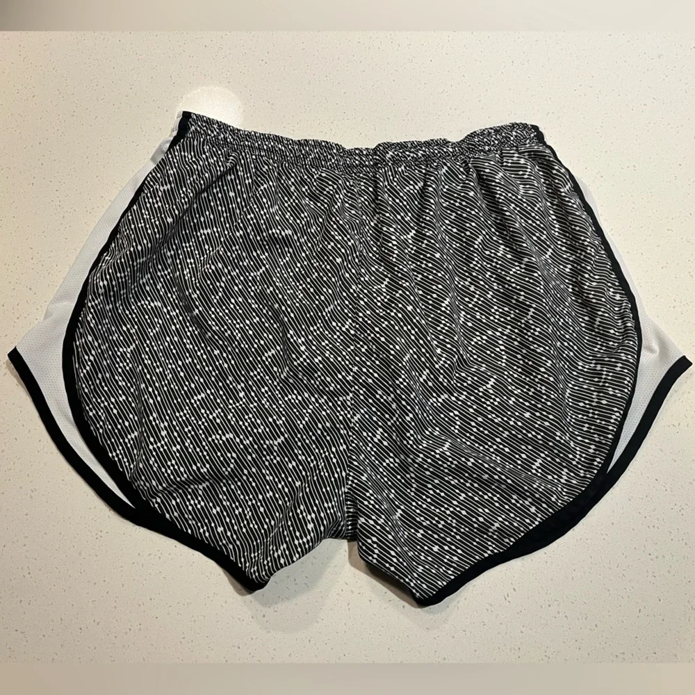 Nike Dri-Fit Tempo Running Shorts in Black & White Size Large